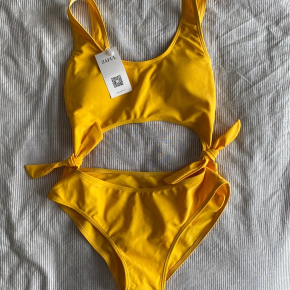 Zaful Other - NWT Zaful Cut out one piece ☀️ 🏝🕶⛱🌅✨🦋